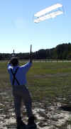 Flying kite 3s.jpg (61827 bytes)